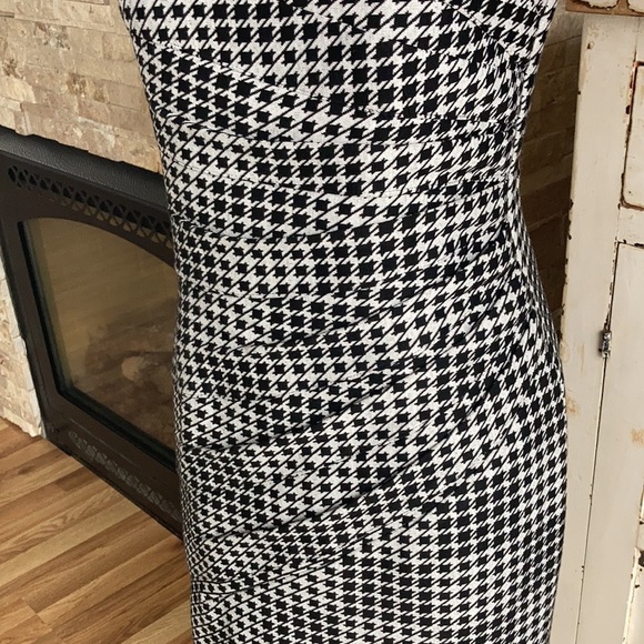Jessica Simpson black white houndstooth sleeveless back zip closure midi dress - Picture 5 of 15